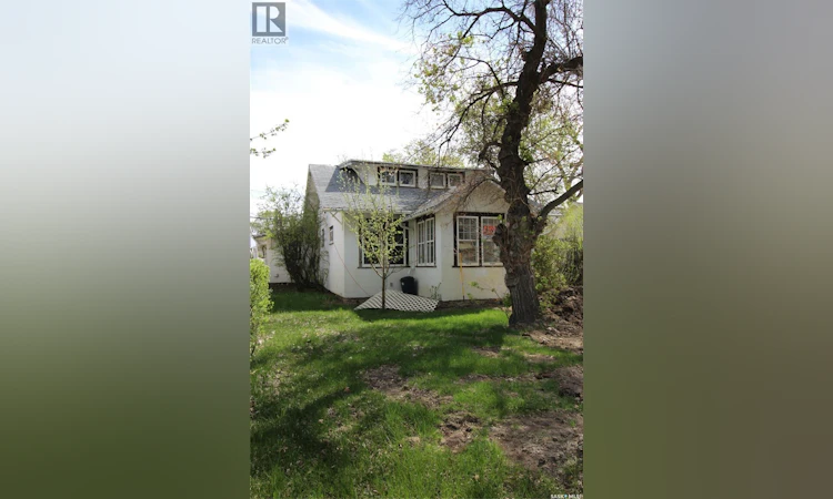 512 1st Street W