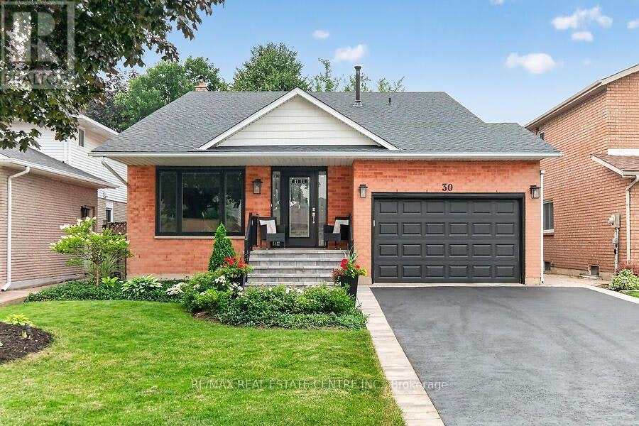 30 Carriagegate Drive, Hamilton, ON, L8V 5A7