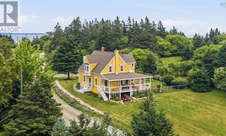 1127 Feltzen Road South