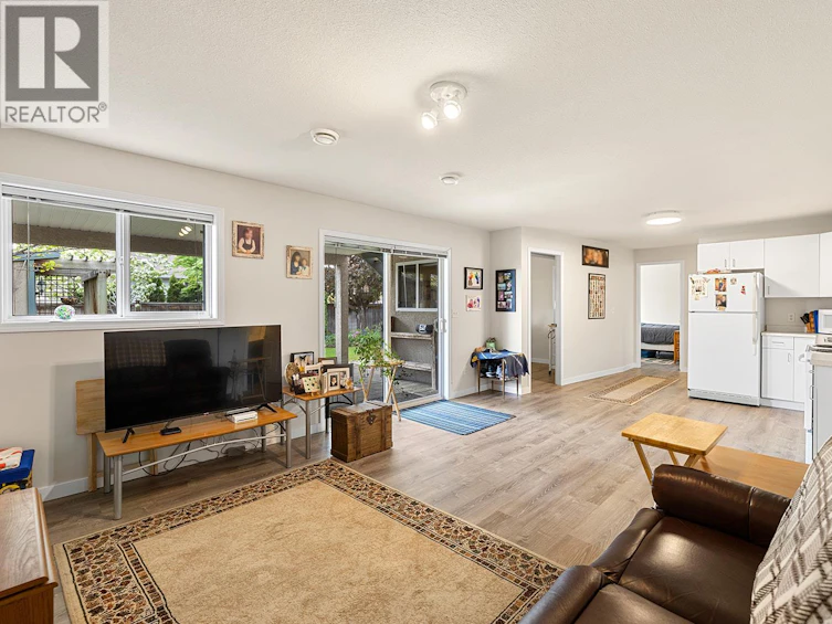 1619 Wilmot Court, Kelowna, BC, V1P 1M8 - 58