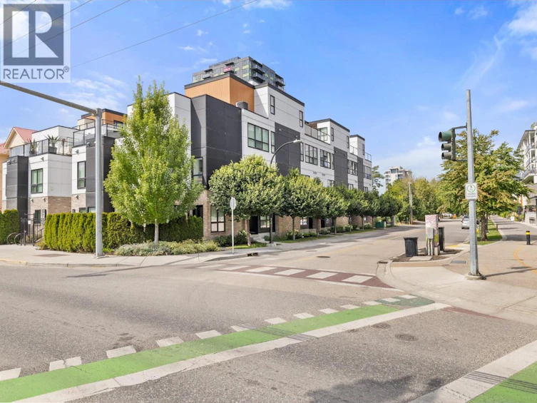 102-1308 Richter Street, Kelowna, BC, V1Y 2L3