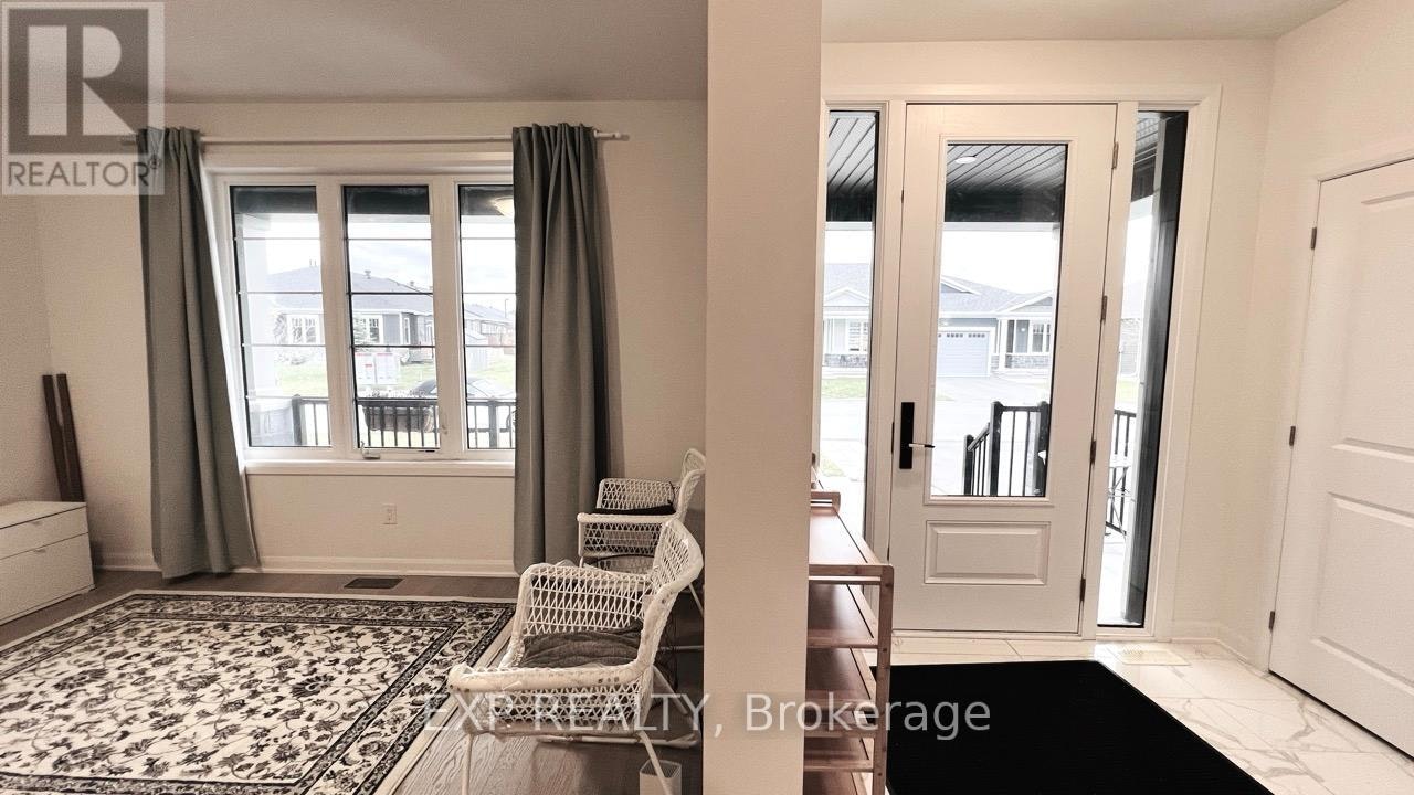 747 Coast Circle, Manotick, ON, K4M 0E9 - 2