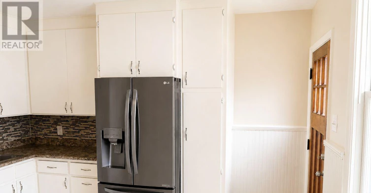 MAIN-20407B Leslie Street, East Gwillimbury, ON, L0G 1R0 - 11