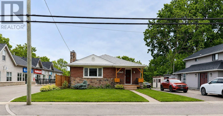 MAIN-20407B Leslie Street, East Gwillimbury, ON, L0G 1R0 - 3