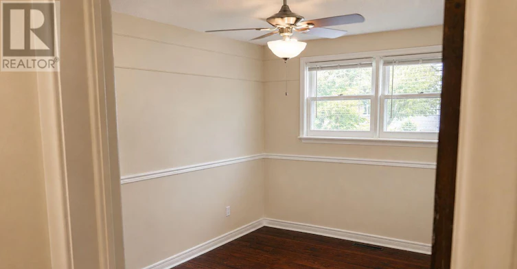 MAIN-20407B Leslie Street, East Gwillimbury, ON, L0G 1R0 - 16
