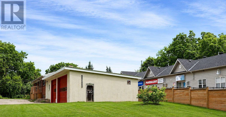 MAIN-20407B Leslie Street, East Gwillimbury, ON, L0G 1R0 - 20