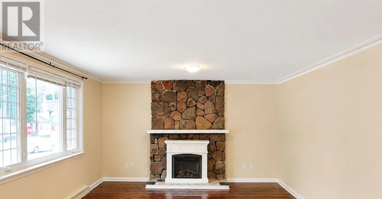 MAIN-20407B Leslie Street, East Gwillimbury, ON, L0G 1R0 - 6