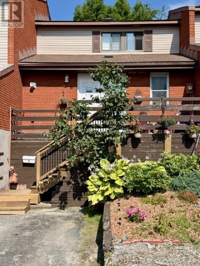 8 Capital Place, Elliot Lake, ON, P5A 2P8