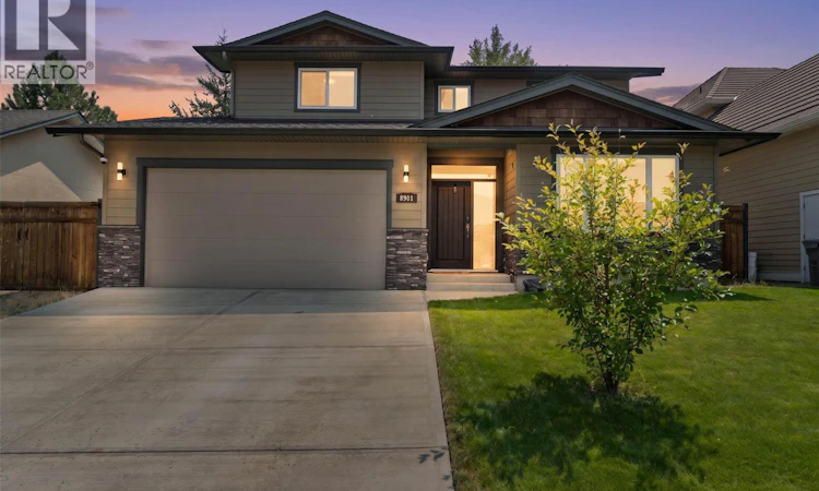 8901 Grizzly Crescent