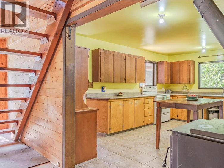 3669 Bradley Creek Road, Forest Grove, BC, V0K 1M0 - 4
