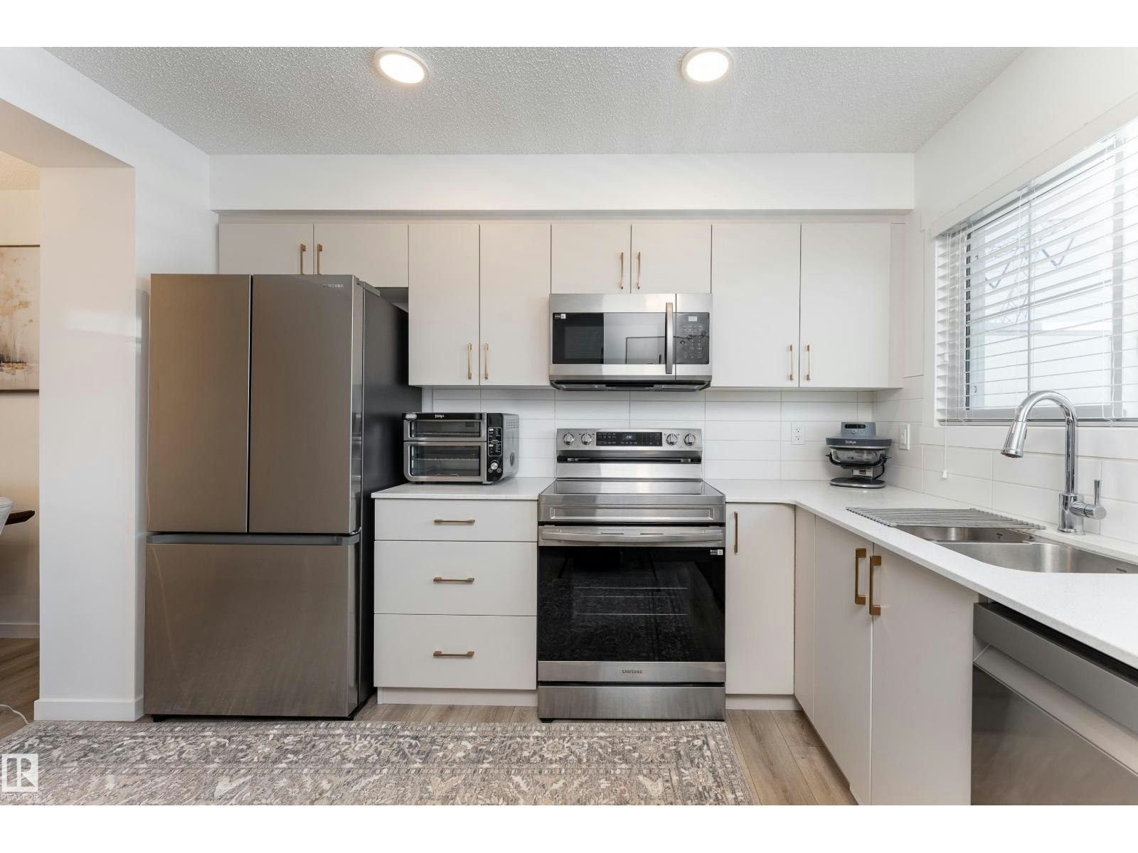 2904 192 Street NW, Edmonton, AB, T5M 3B5
