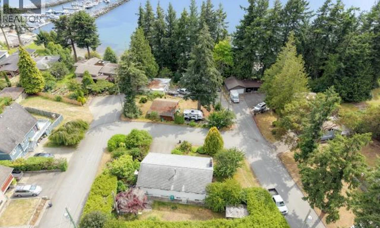 3255 Kootenay Place