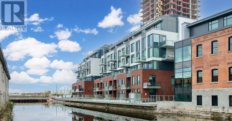 317-320 Miwate Private, Ottawa, ON, K1R 0E1 - 2
