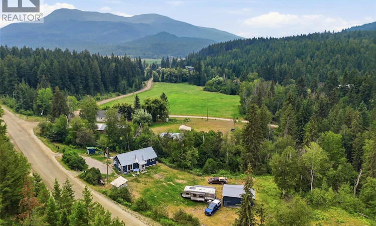 557 Squilax Turtle Valley Road