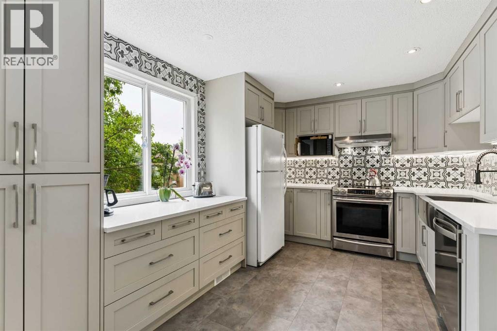 152 Erin Dale Crescent SE, Calgary, AB, T2B 2R5