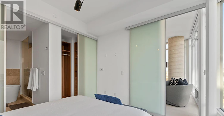3402-488 University Avenue, Toronto, ON, M5G 0C1 - 11