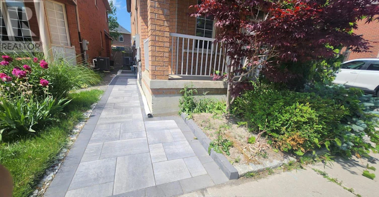 51 Waldron Crescent, Richmond Hill, ON, L3Z 0B3 - 3