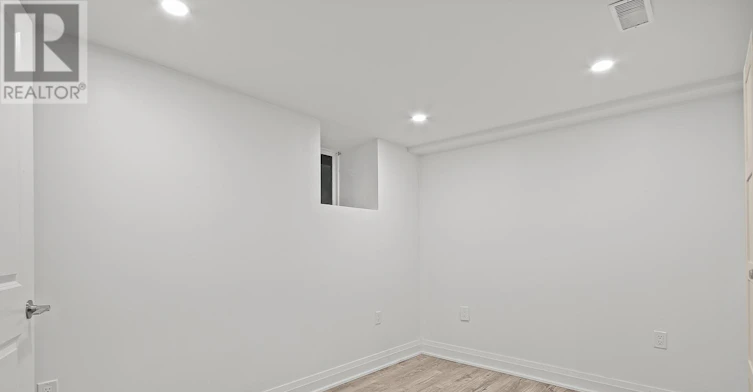 1 (BASEMENT-35 Humberside Avenue, Toronto, ON, M6P 1J6 - 6
