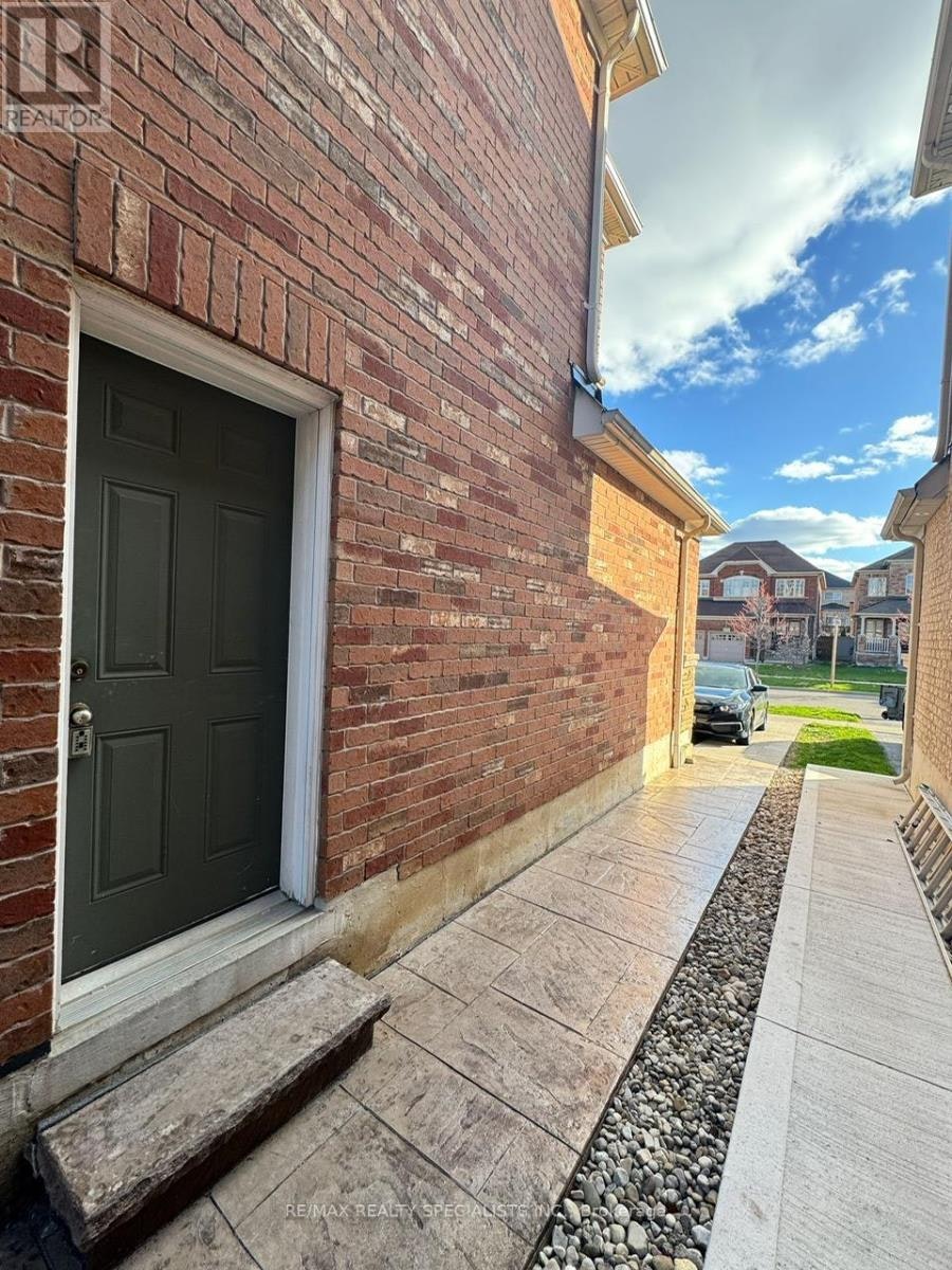 BSMT-5475 Freshwater Drive, Mississauga, ON, L5M 0J8 - 2