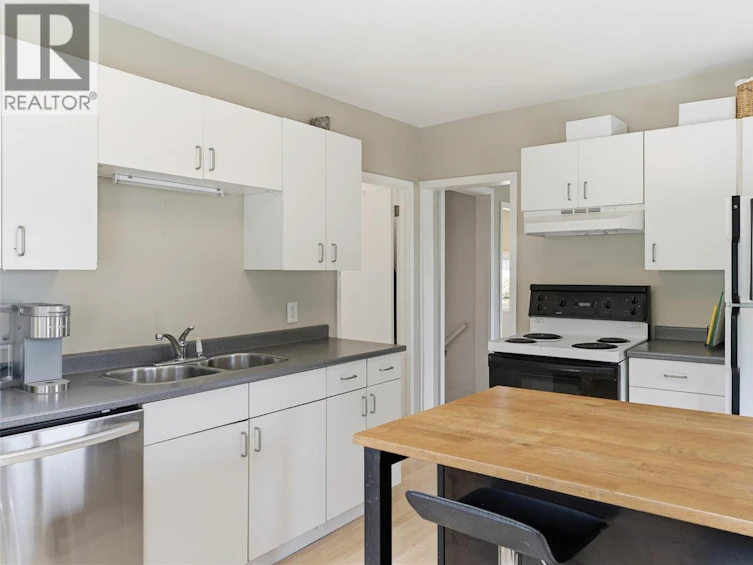 3130 Kingsley Street, Saanich, BC, V8P 4J4 - 14