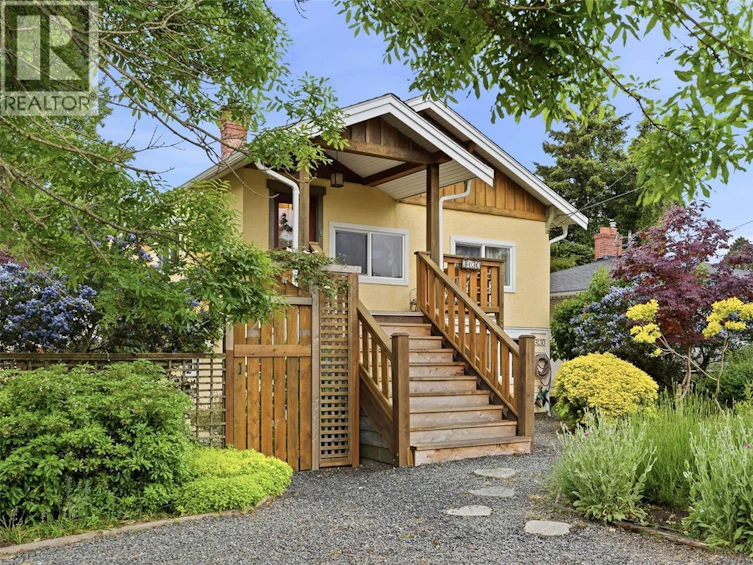 3130 Kingsley Street, Saanich, BC, V8P 4J4