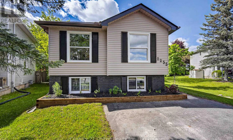 1255 Huntington Circle