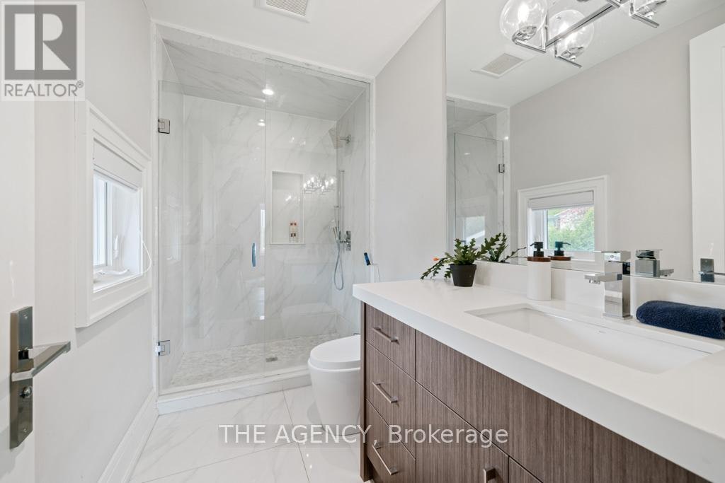 8 Frivick Court, Toronto, ON, M2M 3P6 - 37