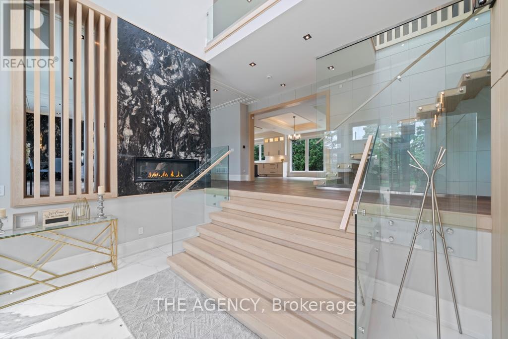 8 Frivick Court, Toronto, ON, M2M 3P6 - 4