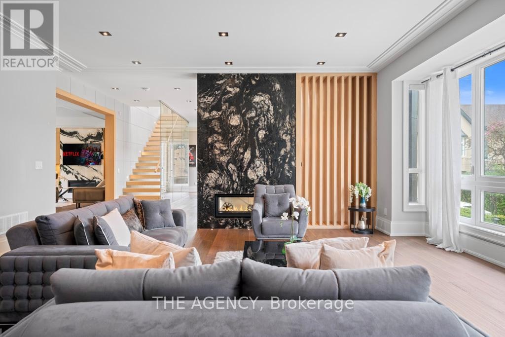8 Frivick Court, Toronto, ON, M2M 3P6 - 9