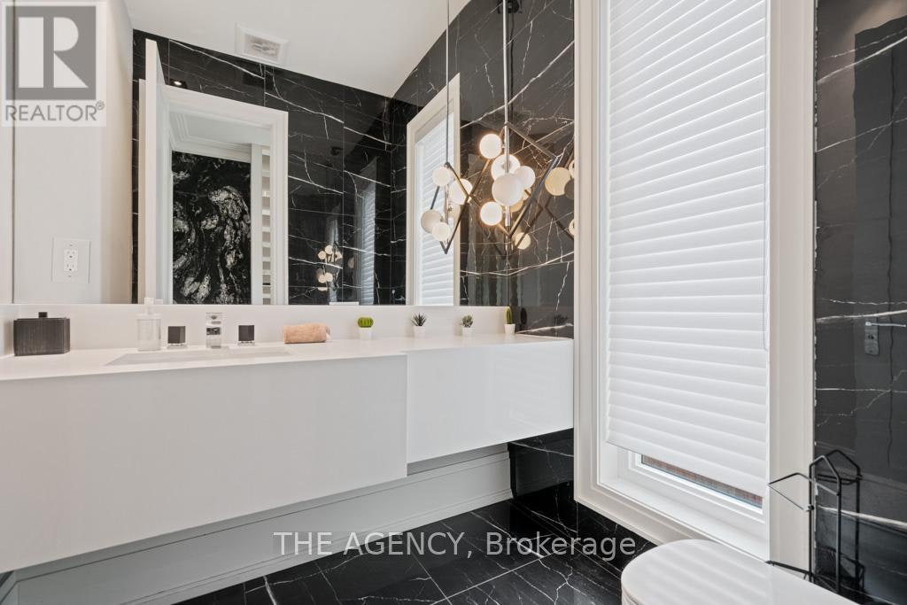 8 Frivick Court, Toronto, ON, M2M 3P6 - 23