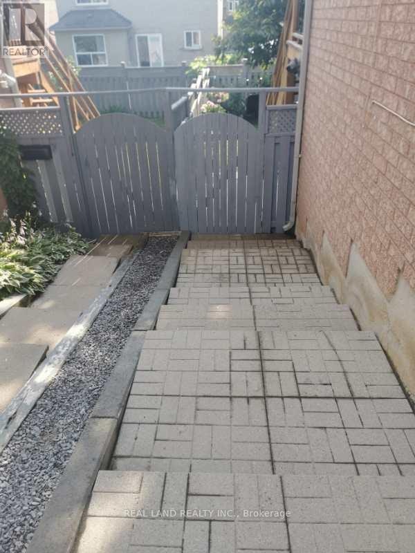 BSMT-28 Lina Marra Drive, Vaughan, ON, L4K 5E8 - 3