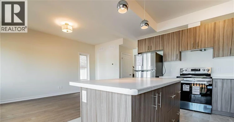 77 Renfrew Trail, Welland, ON, L3C 0K2 - 6