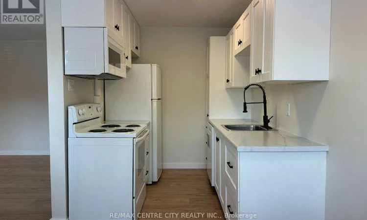 208-1172 Hamilton Road