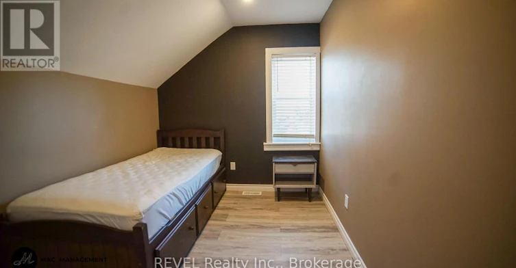 32 Edmund Street, St. Catharines, ON, L2R 2G2 - 11