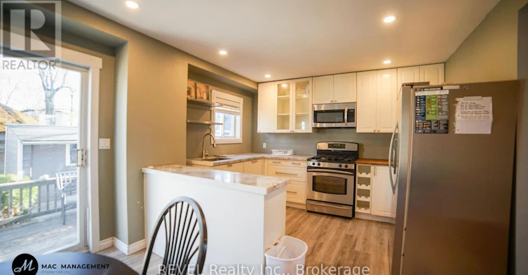 32 Edmund Street, St. Catharines, ON, L2R 2G2 - 4