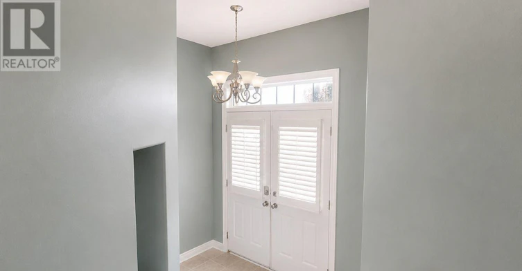 UPPER-72 Newcastle Drive, Kitchener, ON, N2R 1X2 - 2