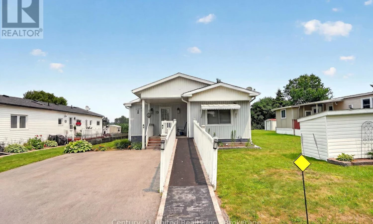 13 Hillview Drive