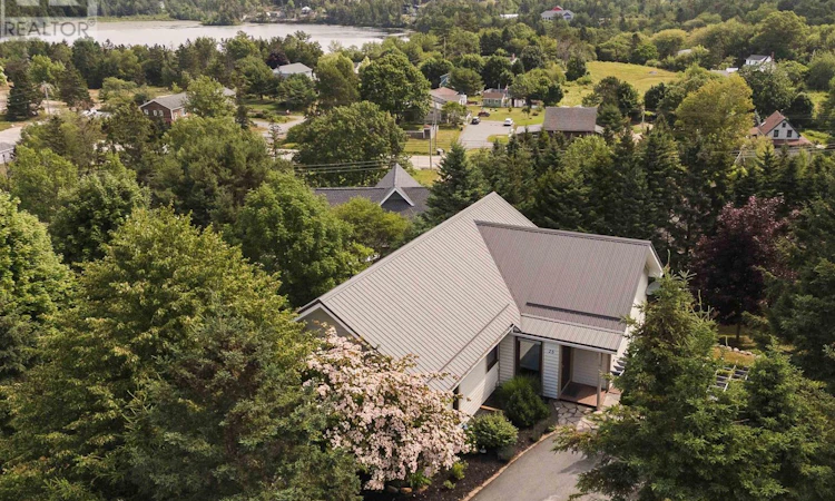25 Eastwind Drive