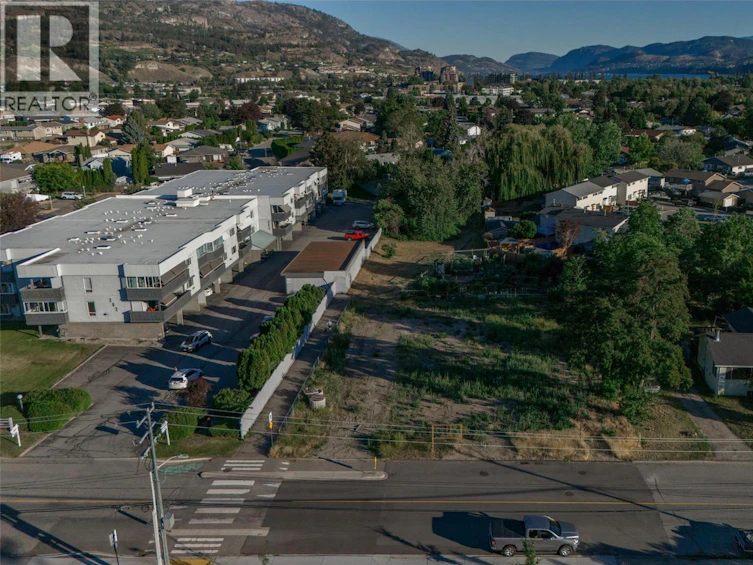274 Kinney Avenue, Penticton, BC - 2