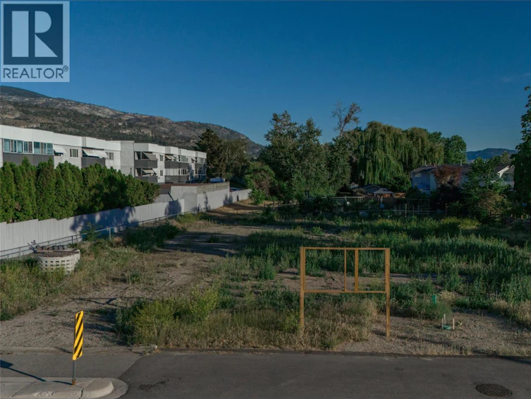274 Kinney Avenue, Penticton, BC - 17