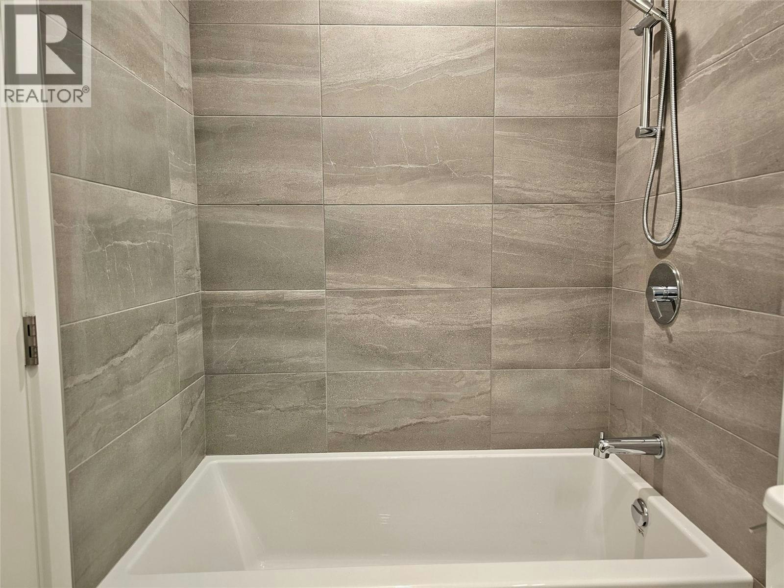 420-271 Wylie Street, Penticton, BC, V2A 0L3 - 14