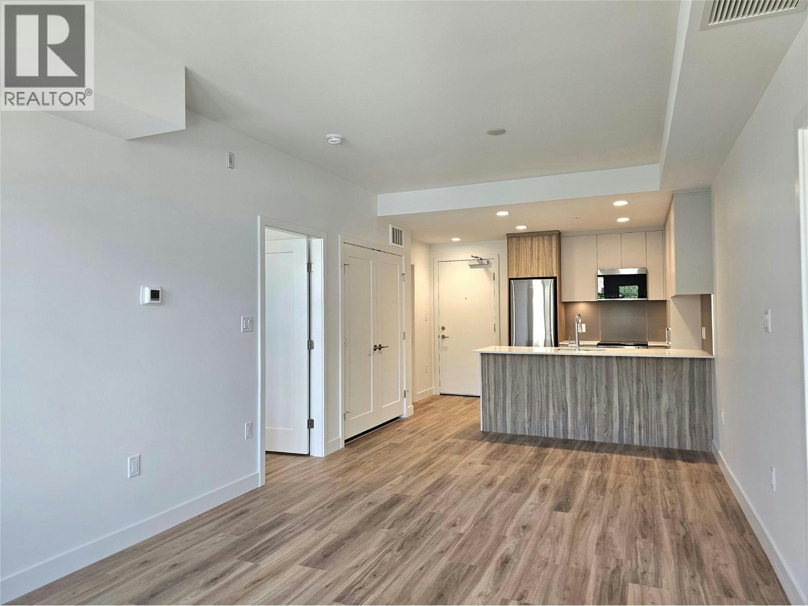 420-271 Wylie Street, Penticton, BC, V2A 0L3 - 8