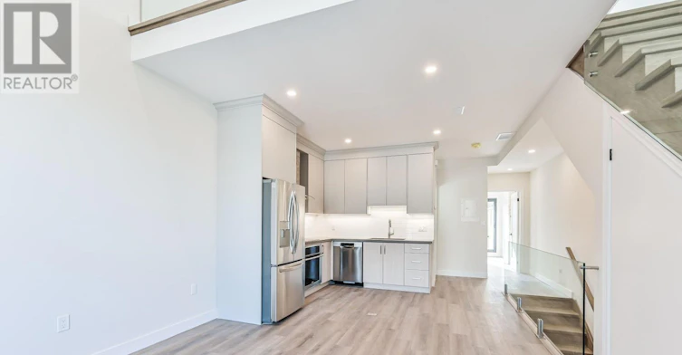 2-180 Broadview Avenue, Toronto, ON, M4M 2G5 - 2