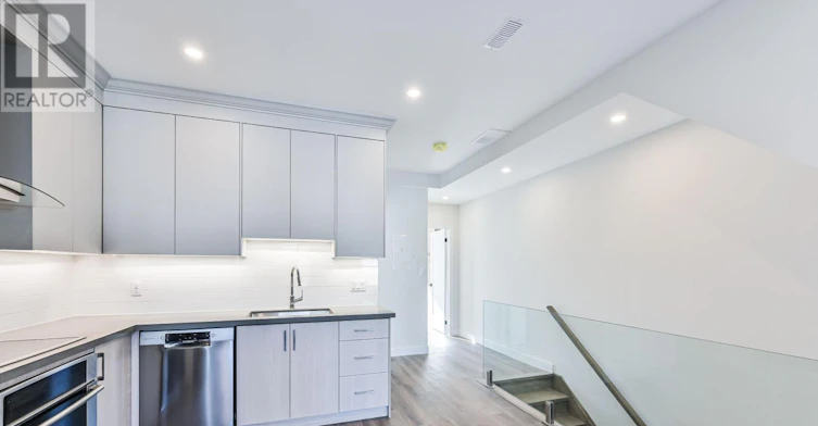 2-180 Broadview Avenue, Toronto, ON, M4M 2G5 - 4