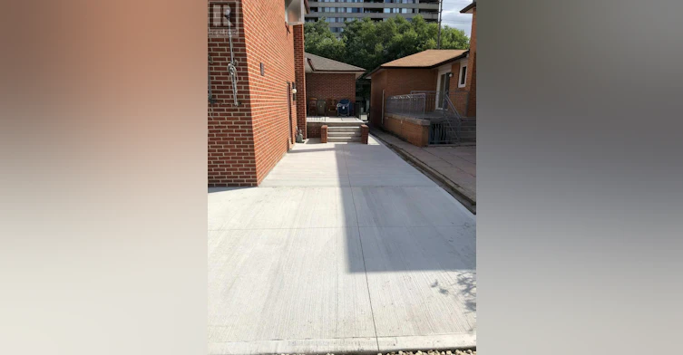 2114 Islington Avenue, Toronto, ON, M9P 3N9 - 2