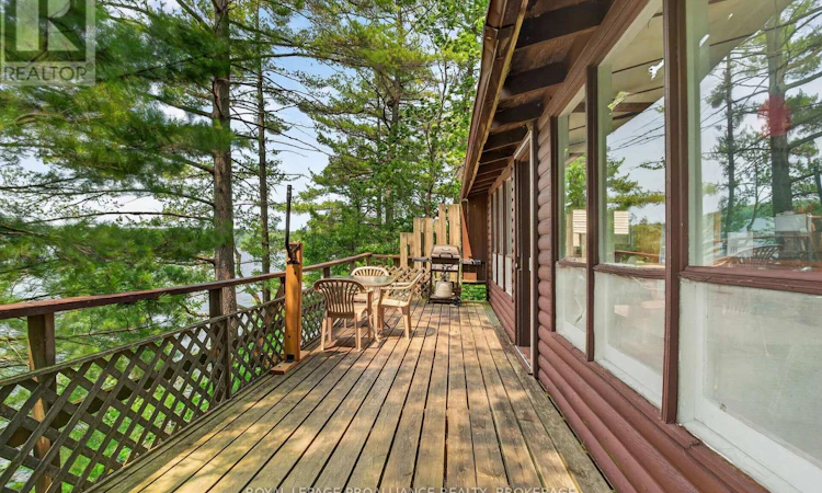 1135 Twin Island Lane