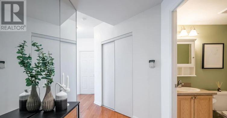 11-2811 230 Ph Queens Quay W, Toronto, ON, M5J 2Y7 - 17