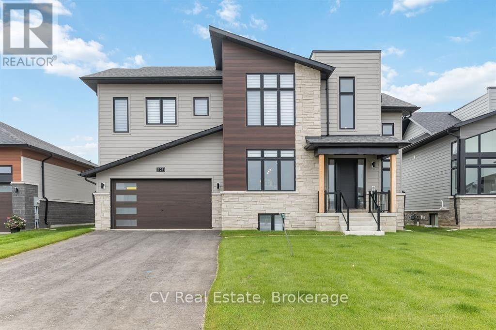 125 Stoneleigh Drive, Blue Mountains, ON, L9Y 4X5