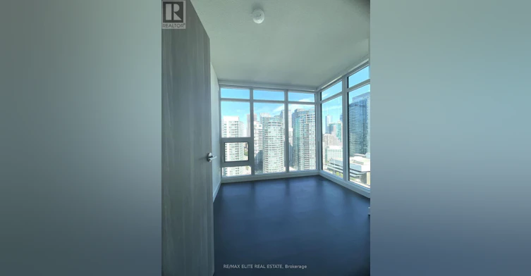 2103-1 Concord Cityplace Way, Toronto, ON, M5V 0X3 - 4