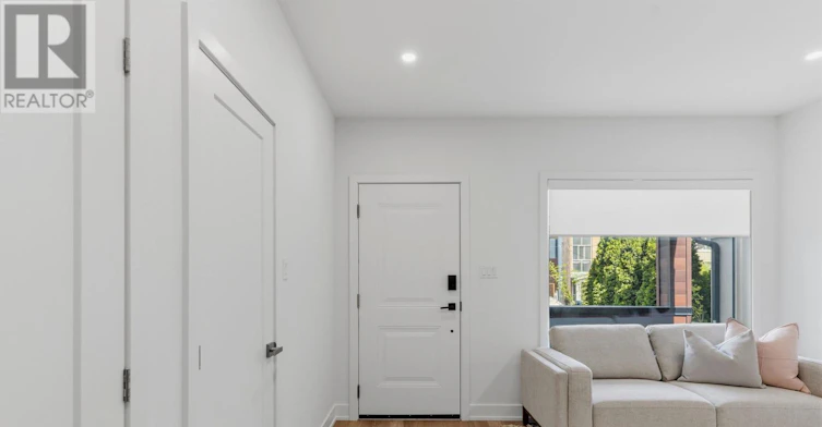 1-86 Kenwood Avenue, Toronto, ON, M6C 2S2 - 2